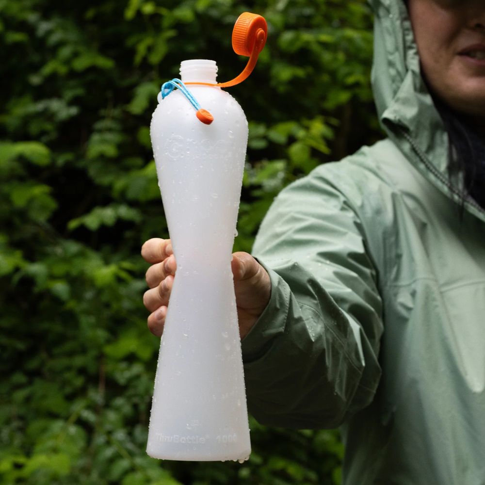 Kevyt HDPE puristettava juomapullo Retkeilyyn 1 L – ThruBottle soft | Cnoc - Image 3