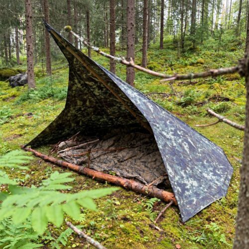 FinnRover M05 loue M05-maastokuviolla suomalaisessa metsässä